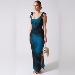 Nola corset and maxi skirt co-ord × 1 size small